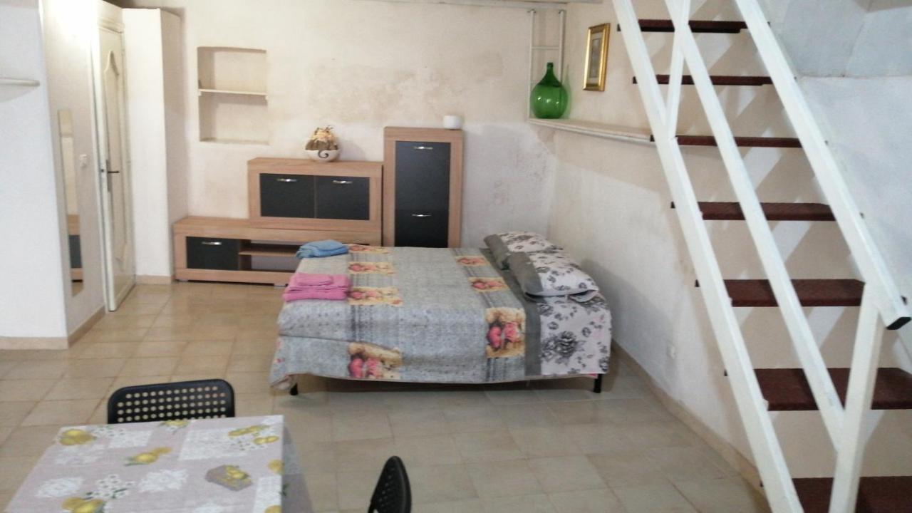 Casa Vacanze Battista 46 Grottaglie Exteriör bild